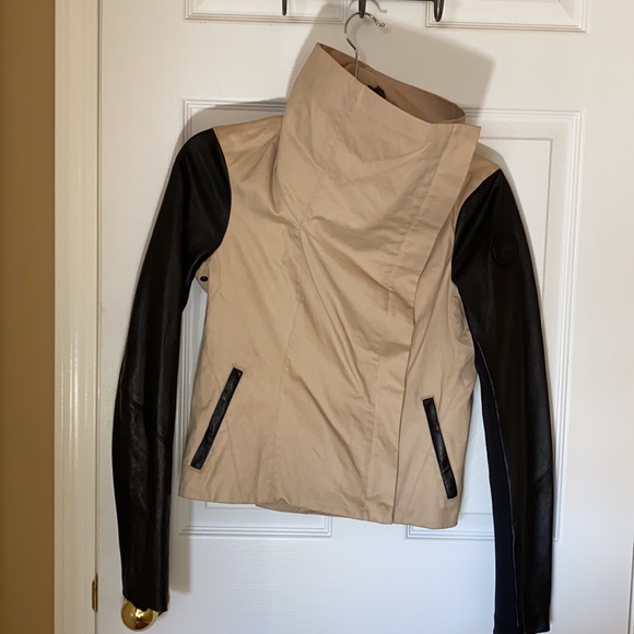 Rudsak Jane Beige Jacket with black sleeves - Picture 2 of 16